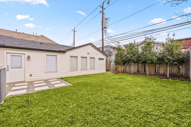 2501 Briarhurst Drive, Houston, TX 77057