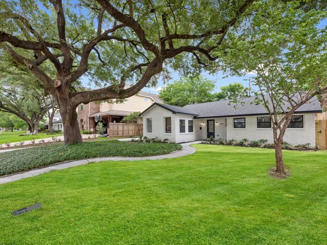 2501 Briarhurst Drive, Houston, TX 77057