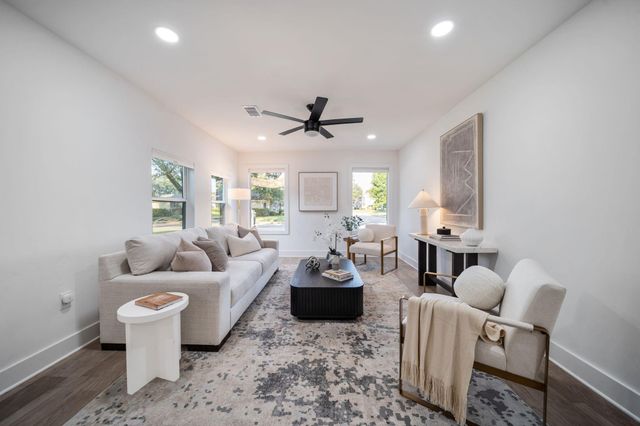 2501 Briarhurst Drive, Houston, TX 77057