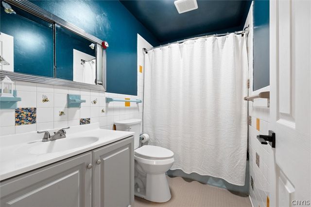 105 Throop Avenue, Auburn, NY 13021