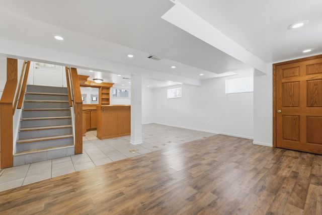 10019 S Keeler Avenue, Oak Lawn, IL 60453