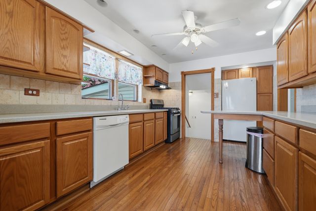 10019 S Keeler Avenue, Oak Lawn, IL 60453
