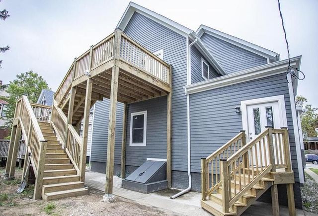 215 W 10th Street, Michigan City, IN 46360