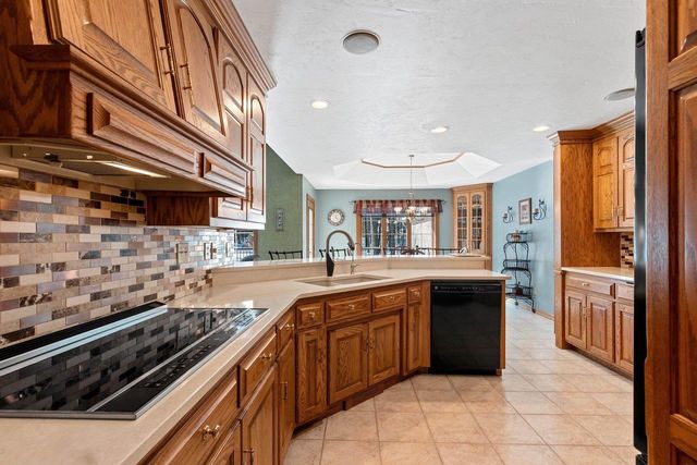 2817 BROOK HILLS DRIVE, Green Bay, WI 54313