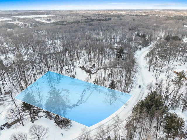 2817 BROOK HILLS DRIVE, Green Bay, WI 54313