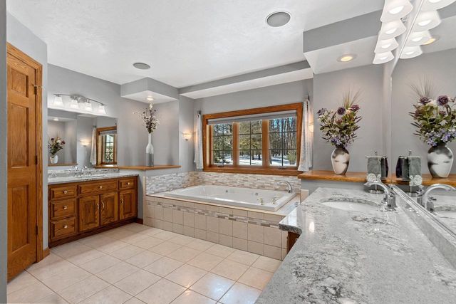 2817 BROOK HILLS DRIVE, Green Bay, WI 54313