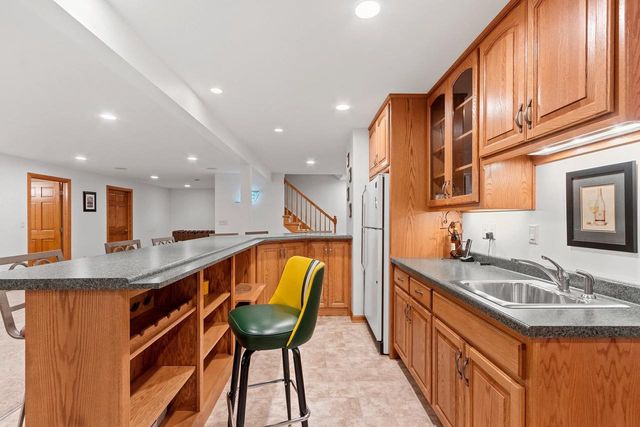 2817 BROOK HILLS DRIVE, Green Bay, WI 54313