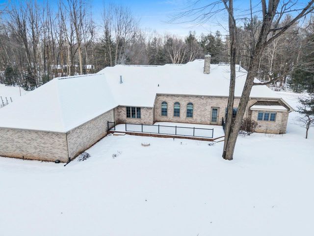 2817 BROOK HILLS DRIVE, Green Bay, WI 54313