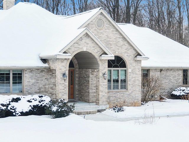 2817 BROOK HILLS DRIVE, Green Bay, WI 54313
