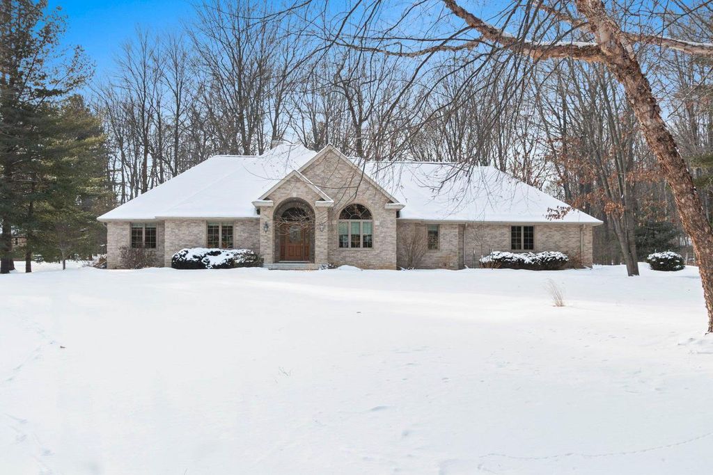 2817 BROOK HILLS DRIVE, Green Bay, WI 54313