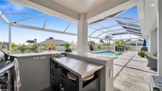 2214 SE 27th TER, Cape Coral, FL 33904