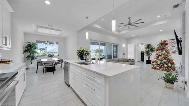 2214 SE 27th TER, Cape Coral, FL 33904