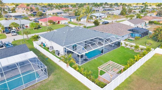 2214 SE 27th TER, Cape Coral, FL 33904