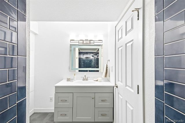 2827 S Fox Street, Englewood, CO 80110