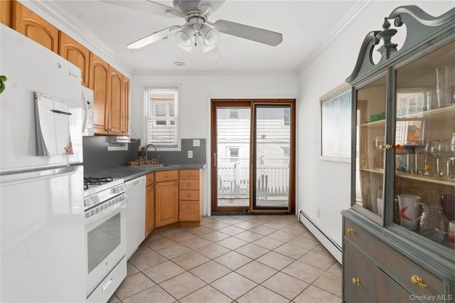 39 Troy Avenue, East Atlantic Beach, NY 11561