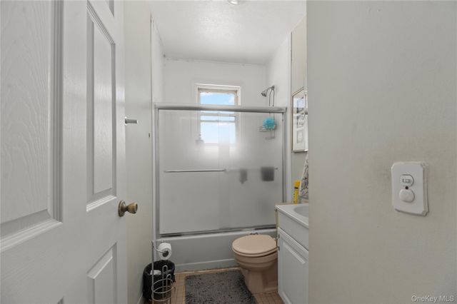 39 Troy Avenue, East Atlantic Beach, NY 11561