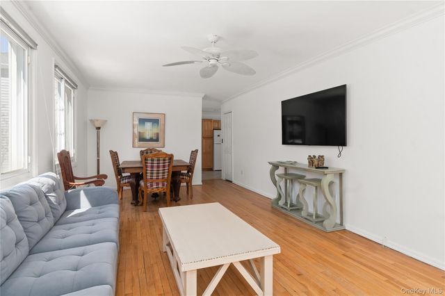 39 Troy Avenue, East Atlantic Beach, NY 11561