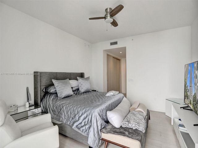 1000 Brickell Plz PH5103, Miami, FL 33131