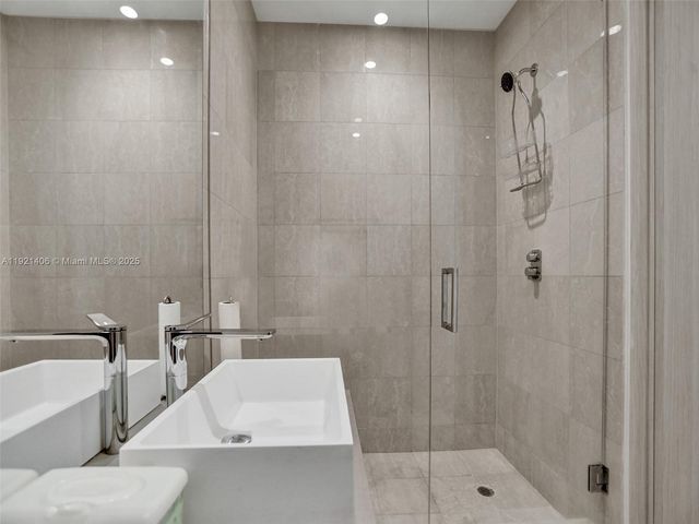 1000 Brickell Plz PH5103, Miami, FL 33131