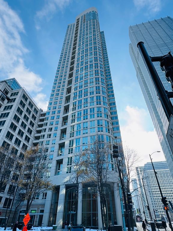 345 N LaSalle Drive 306, Chicago, IL 60654