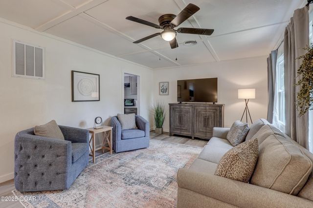 814 New Hampshire Avenue, Joplin, MO 64801