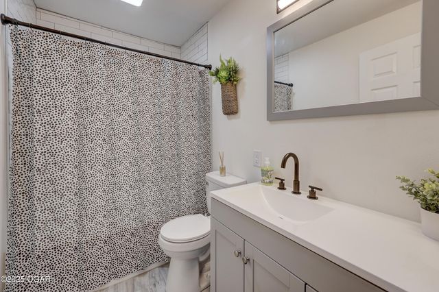 814 New Hampshire Avenue, Joplin, MO 64801