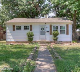 814 New Hampshire Avenue, Joplin, MO 64801