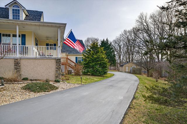 976 Ottoma Dr, Crossville, TN 38555