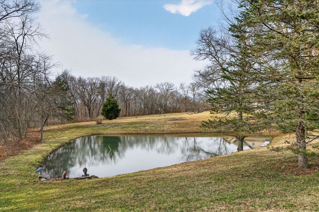 976 Ottoma Dr, Crossville, TN 38555