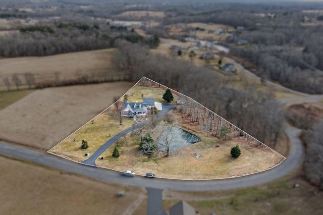 976 Ottoma Dr, Crossville, TN 38555