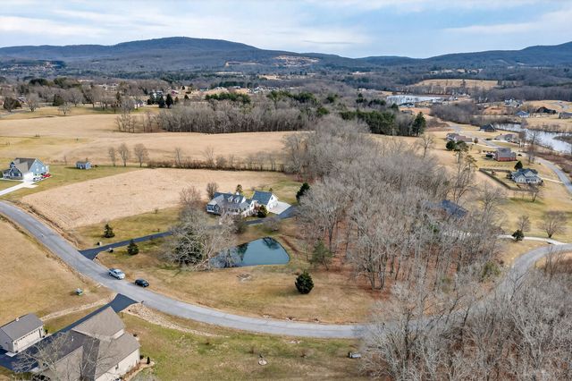 976 Ottoma Dr, Crossville, TN 38555