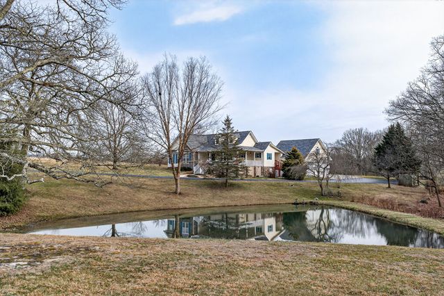 976 Ottoma Dr, Crossville, TN 38555