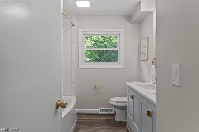 1709 Berna Road, Green, OH 44312