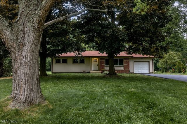 1709 Berna Road, Green, OH 44312
