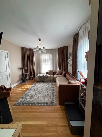 130 Dale St. 1, Dedham, MA 02026
