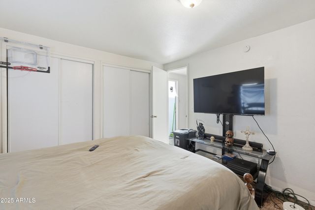 233 E VILLA RITA Drive, Phoenix, AZ 85022