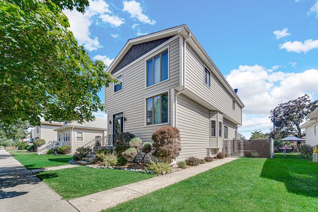 1211 N 11th Avenue, Melrose Park, IL 60160