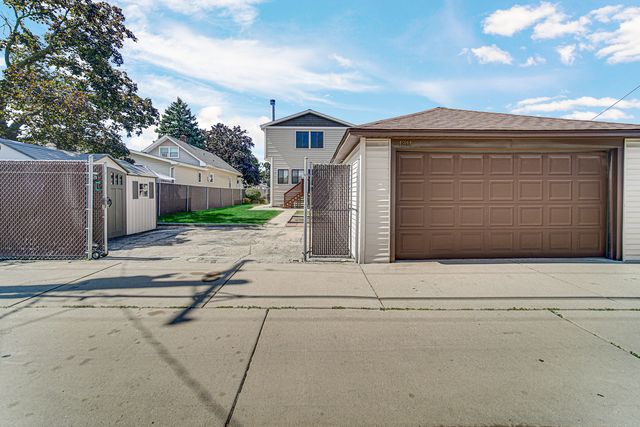 1211 N 11th Avenue, Melrose Park, IL 60160