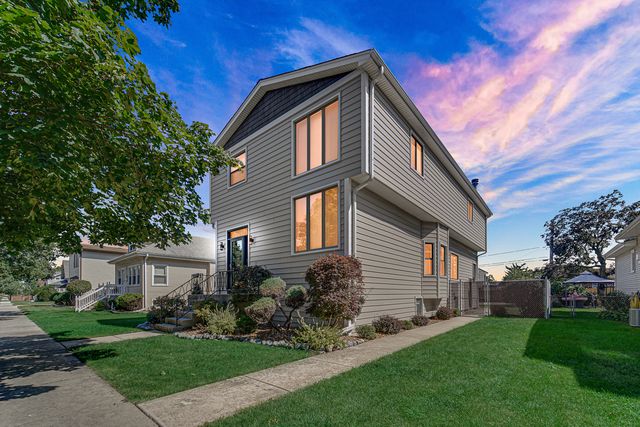 1211 N 11th Avenue, Melrose Park, IL 60160