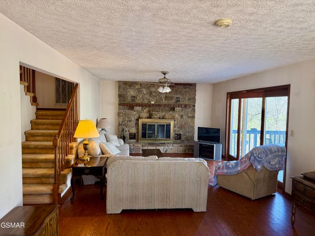 1560 Bluebird Cv Lane, Sevierville, TN 37862