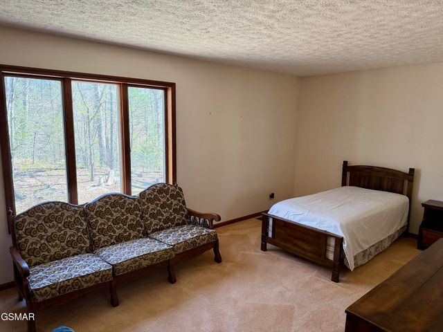 1560 Bluebird Cv Lane, Sevierville, TN 37862