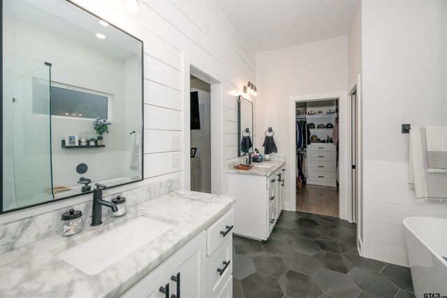 2000 Jackie Ray, Whitehouse, TX 75791