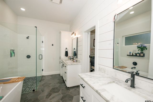 2000 Jackie Ray, Whitehouse, TX 75791