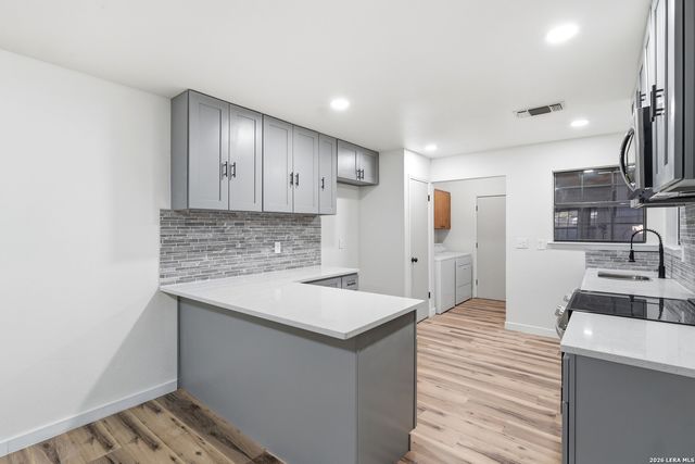 1300 Cyrus McCormick, Schertz, TX 78154