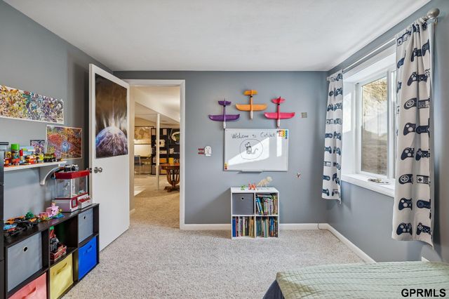 1712 N 121 Street, Omaha, NE 68154