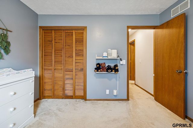 1712 N 121 Street, Omaha, NE 68154