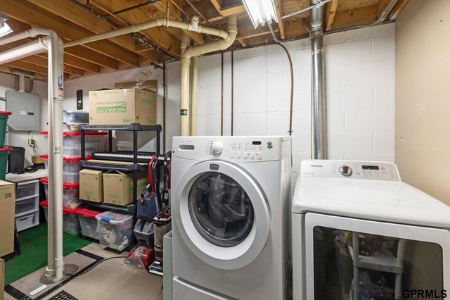 1712 N 121 Street, Omaha, NE 68154