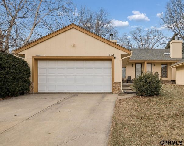 1712 N 121 Street, Omaha, NE 68154