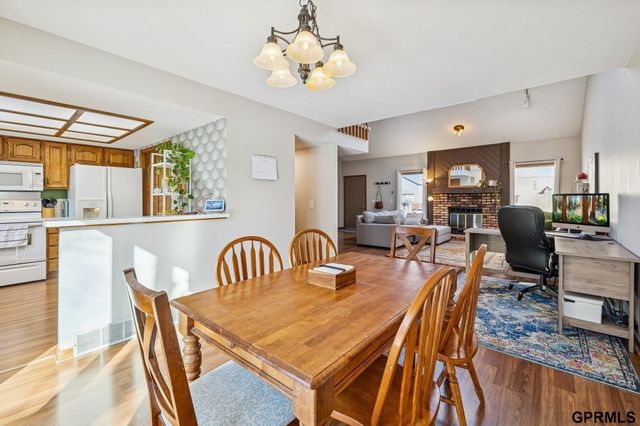 1712 N 121 Street, Omaha, NE 68154