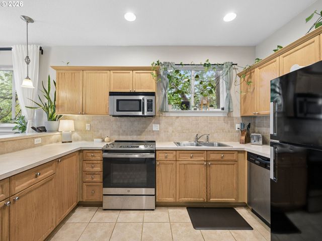 9128 N HUDSON St, Portland, OR 97203